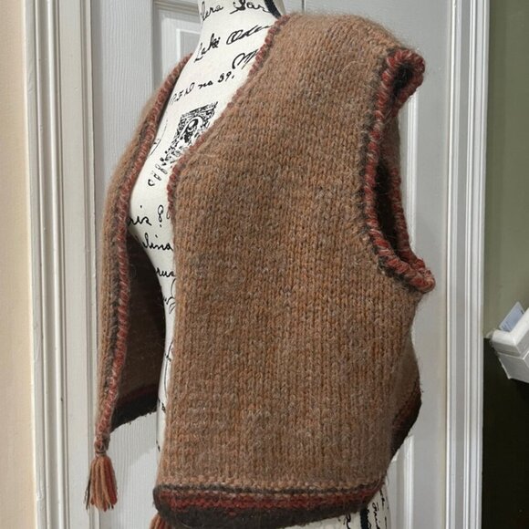 VINTAGE BOHO HIPP HANDMADE KNNITED CASHMERE BUTTONS LESS VEST - Picture 11 of 15